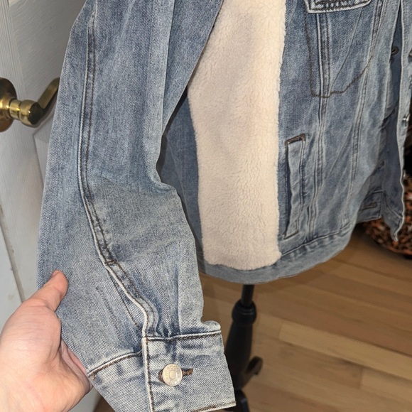 Madden Girl Blue Denim Jacket with Cream Sherpa Lining - Picture 5 of 15